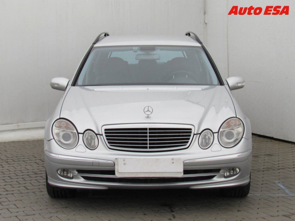 Mercedes-Benz Třídy E, 1.8 E200 - fotka 2