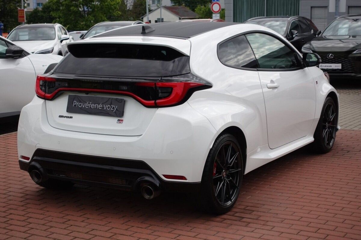 Toyota GR Yaris, 1.6Turbo 8AT 4X4 Dynamic + VIP - fotka 4