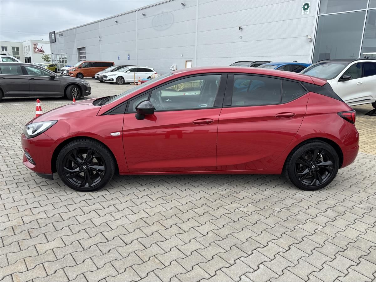 Opel Astra, 1,2 Ultimate 107kW - fotka 2