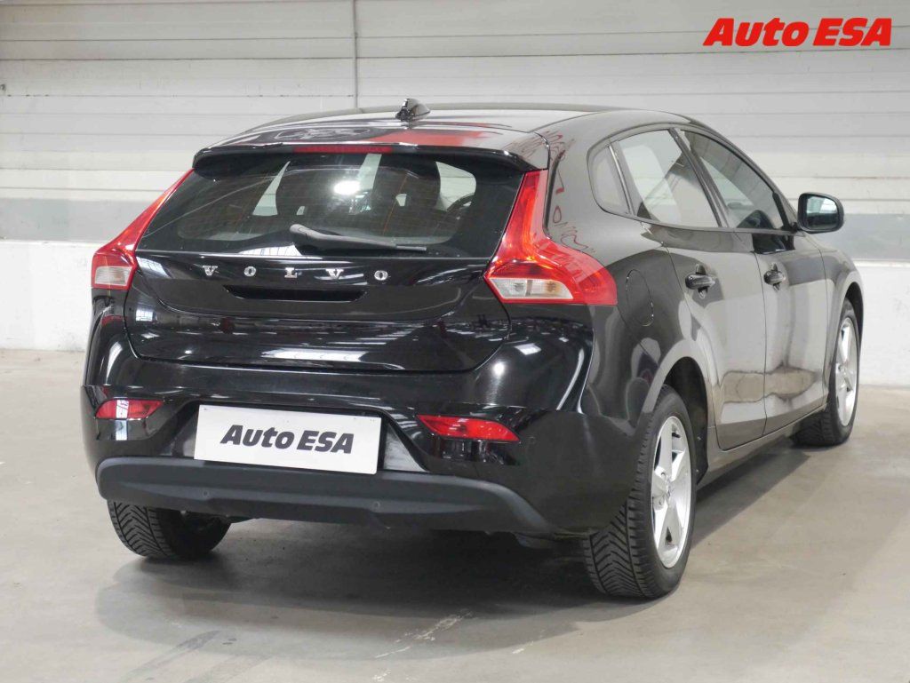 Volvo V40, 2.0 D,Navi,AC - fotka 6