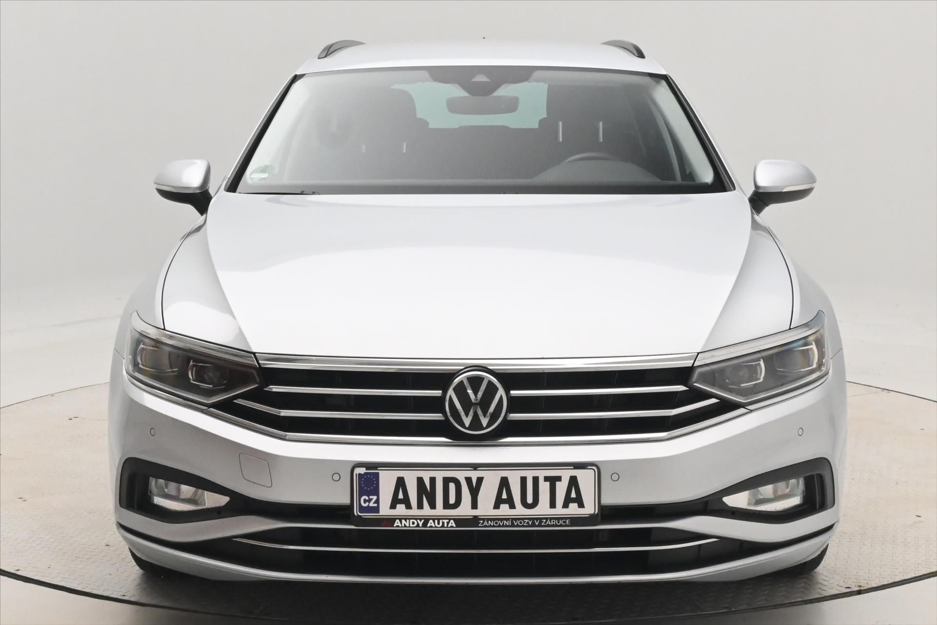 Volkswagen Passat, 2,0 TDI 110kW DSG Business Zár - fotka 2