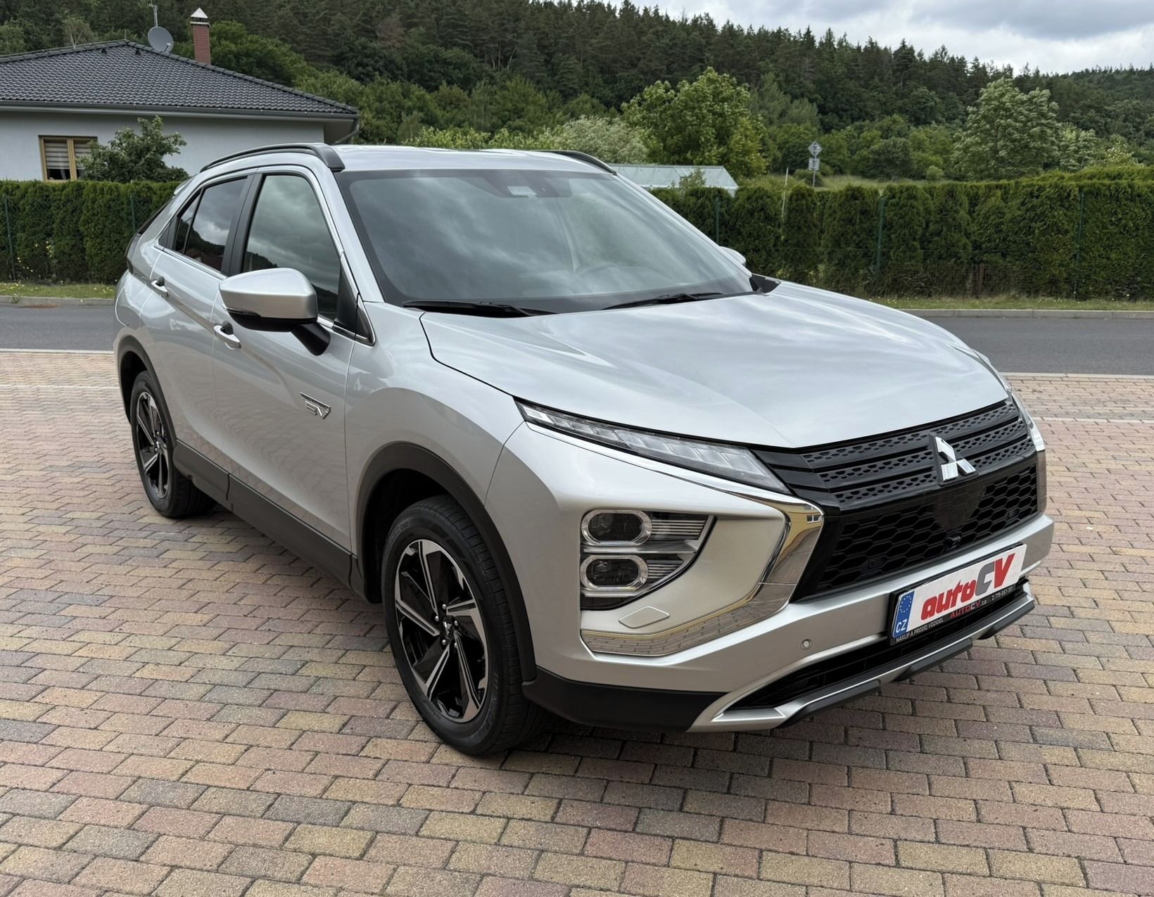 Mitsubishi Eclipse Cross, 2.4 PHEV 138kW 4x4 ZÁRUKA - fotka 5