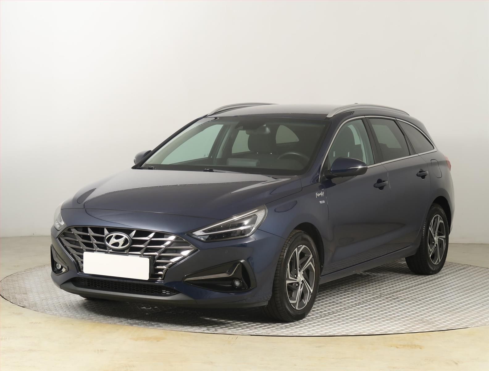 Hyundai i30, 1.5 T-GDI MHEV, Family - fotka 2