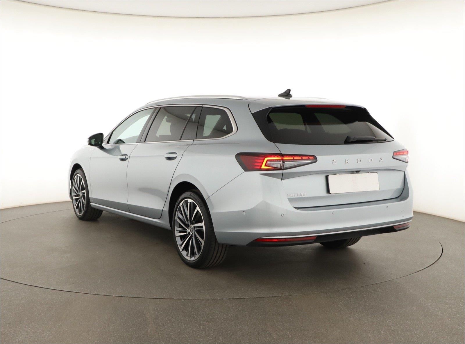 Škoda Superb, 2.0 TSI, LAURIN&KLEMENT, DPH - fotka 4
