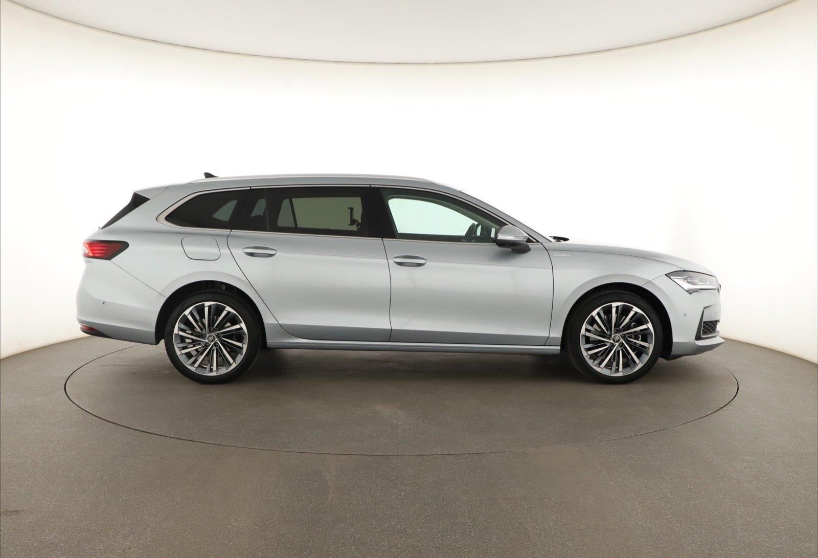 Škoda Superb, 2.0 TSI, LAURIN&KLEMENT, DPH - fotka 6