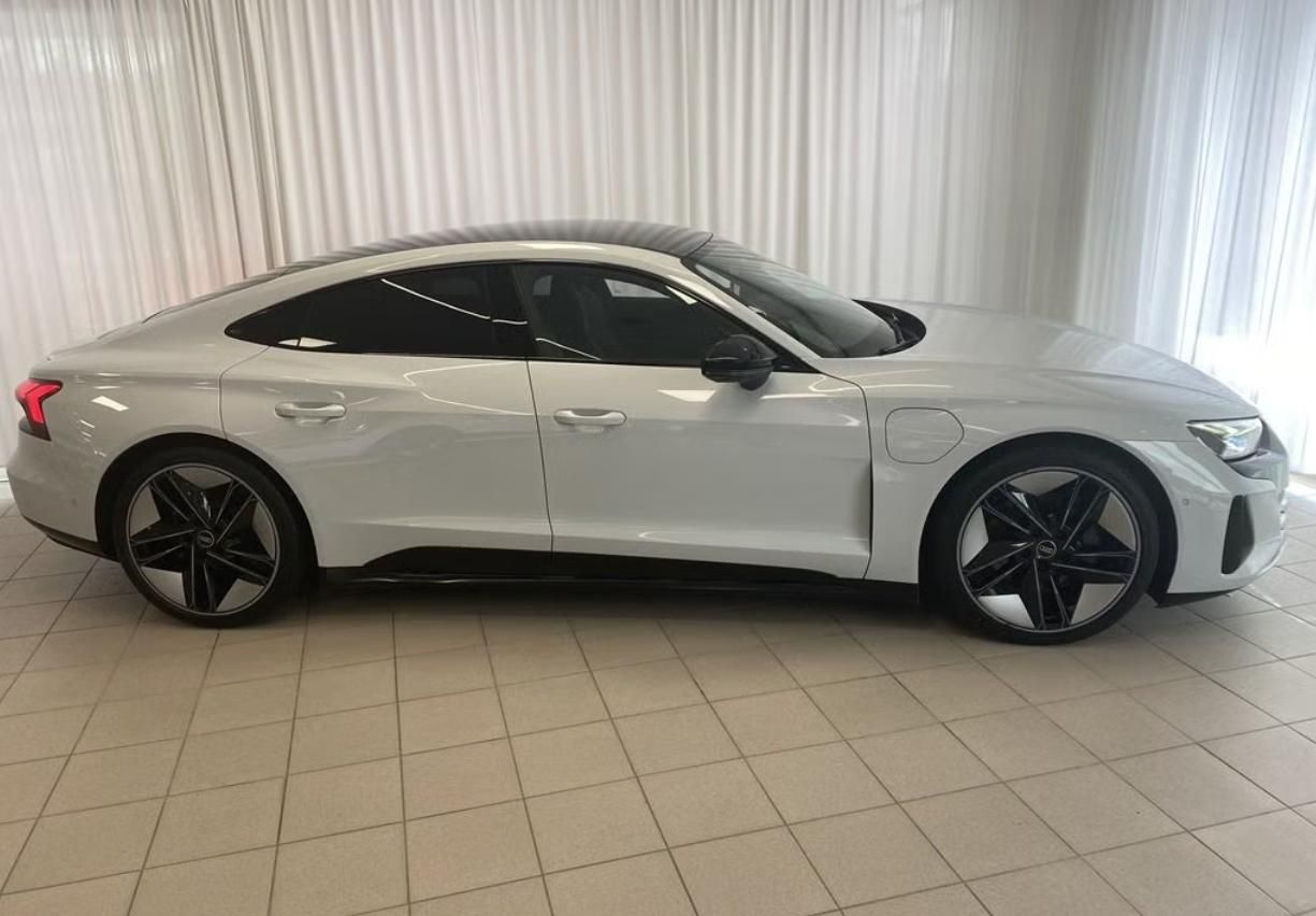 Audi e-tron GT, Quattro 360k HuD Pano Matrix - fotka 2