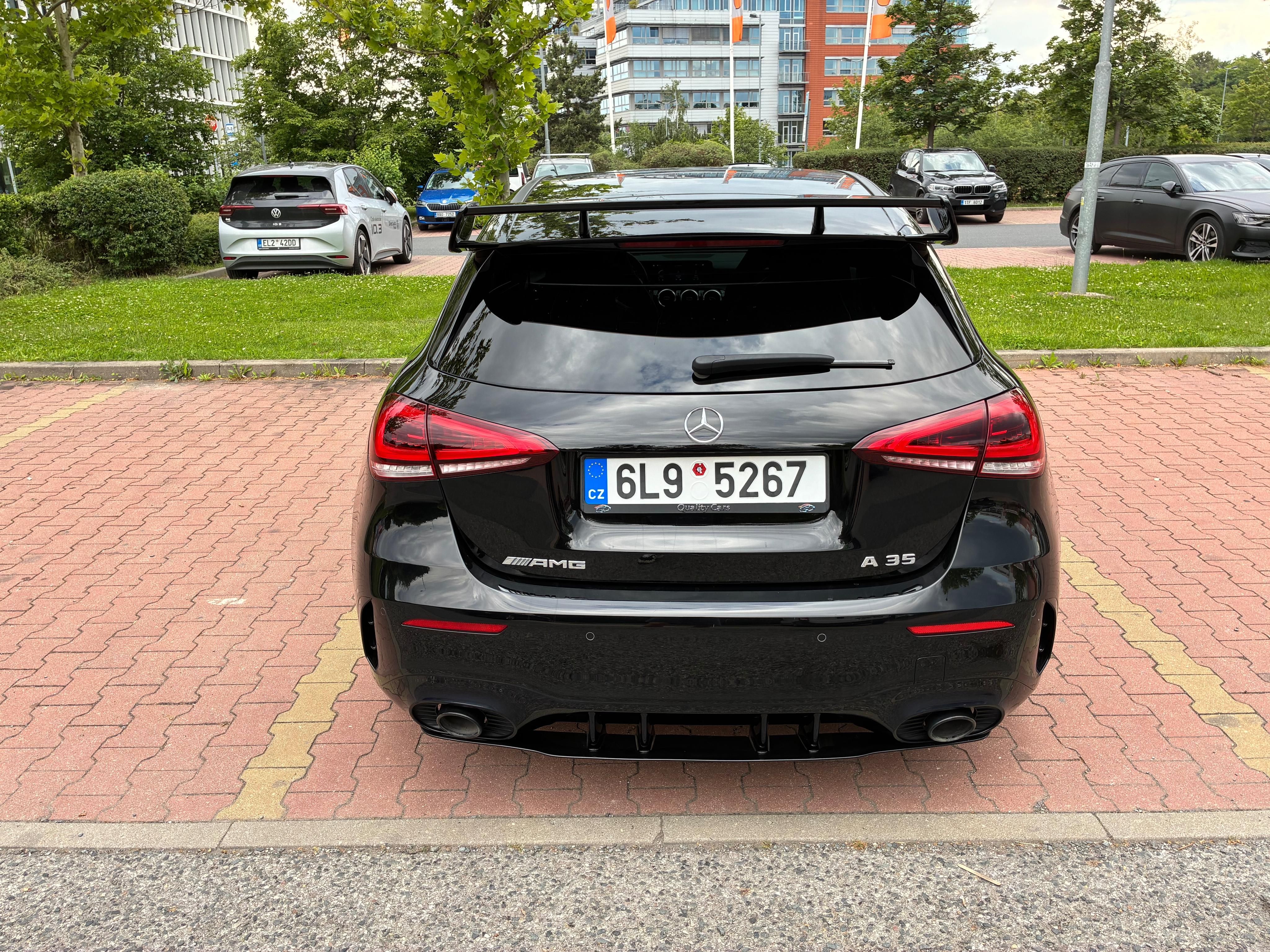 Mercedes-Benz Třídy A, A35 AMG, 4 MATIC - fotka 4