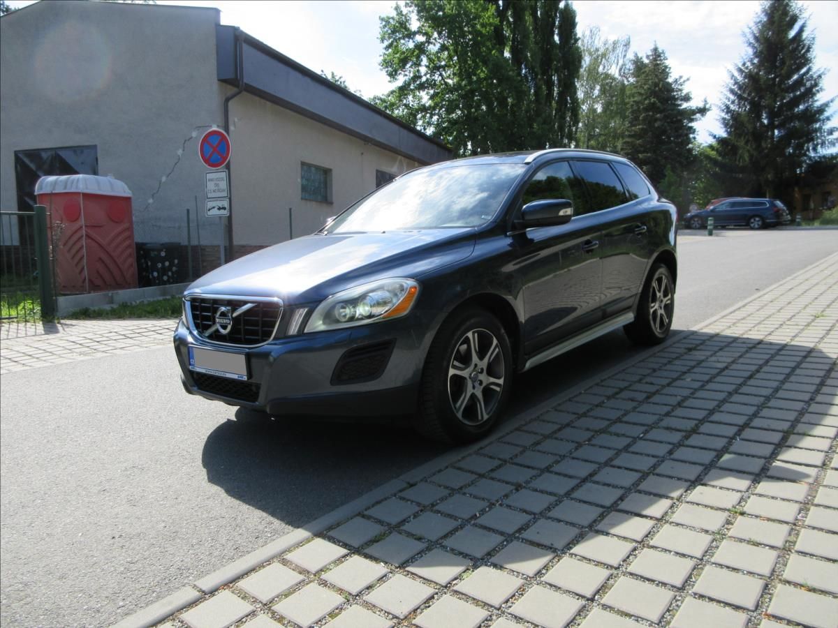 Volvo XC60, 2,4 D5 AWD Summum, Panorama, K - fotka 4