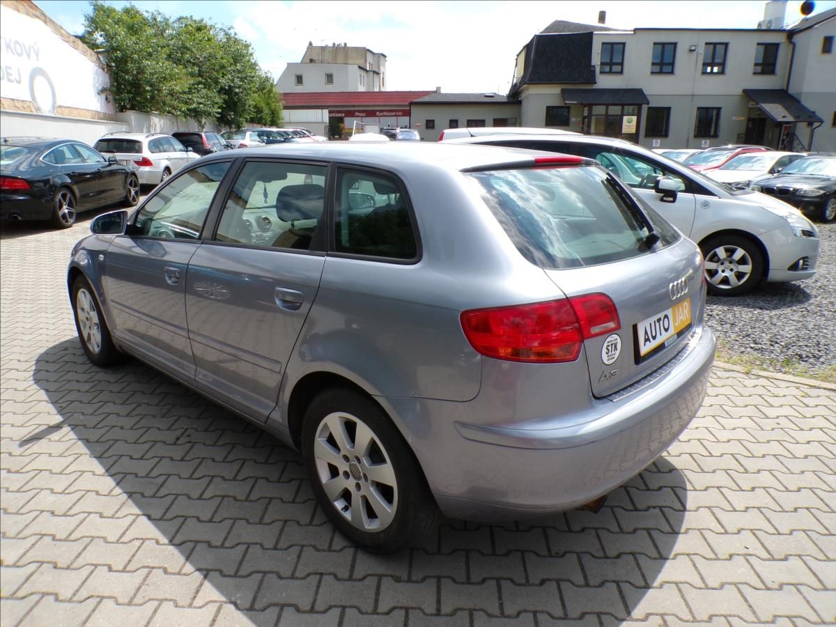 Audi A3, 1,6 i  DIGI.KLIMA - fotka 4