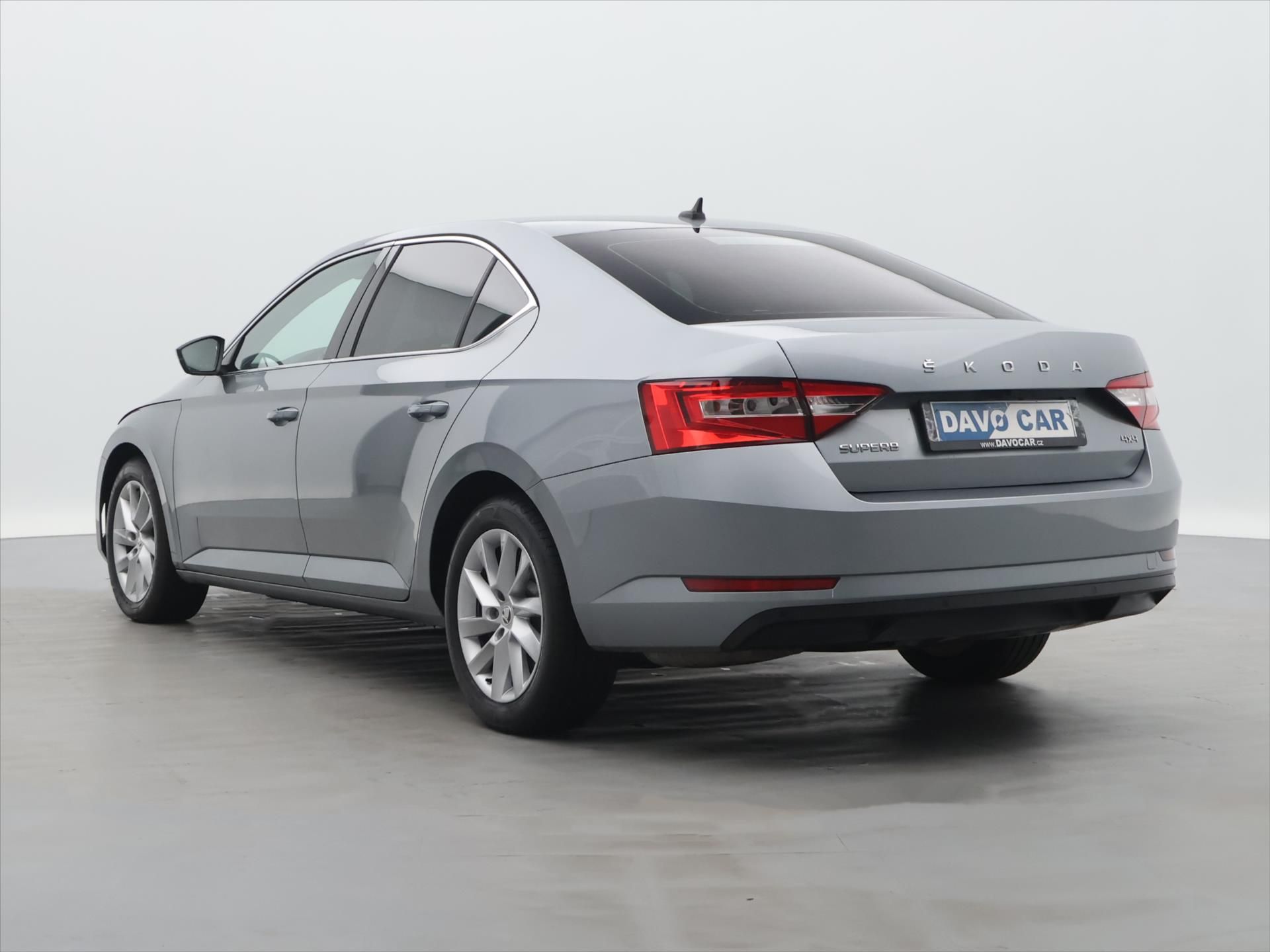Škoda Superb, 2,0 TDI 140kW Style 4x4 DSG CZ - fotka 5