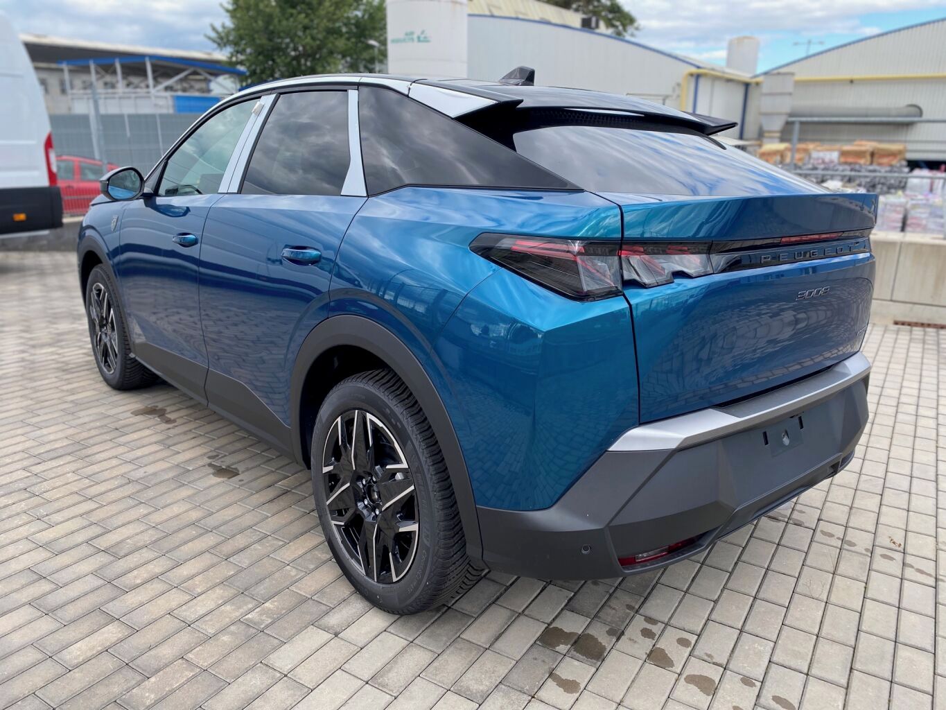 Peugeot 3008, GT Hybrid 145k - CELOROČNÍ PNE - fotka 2