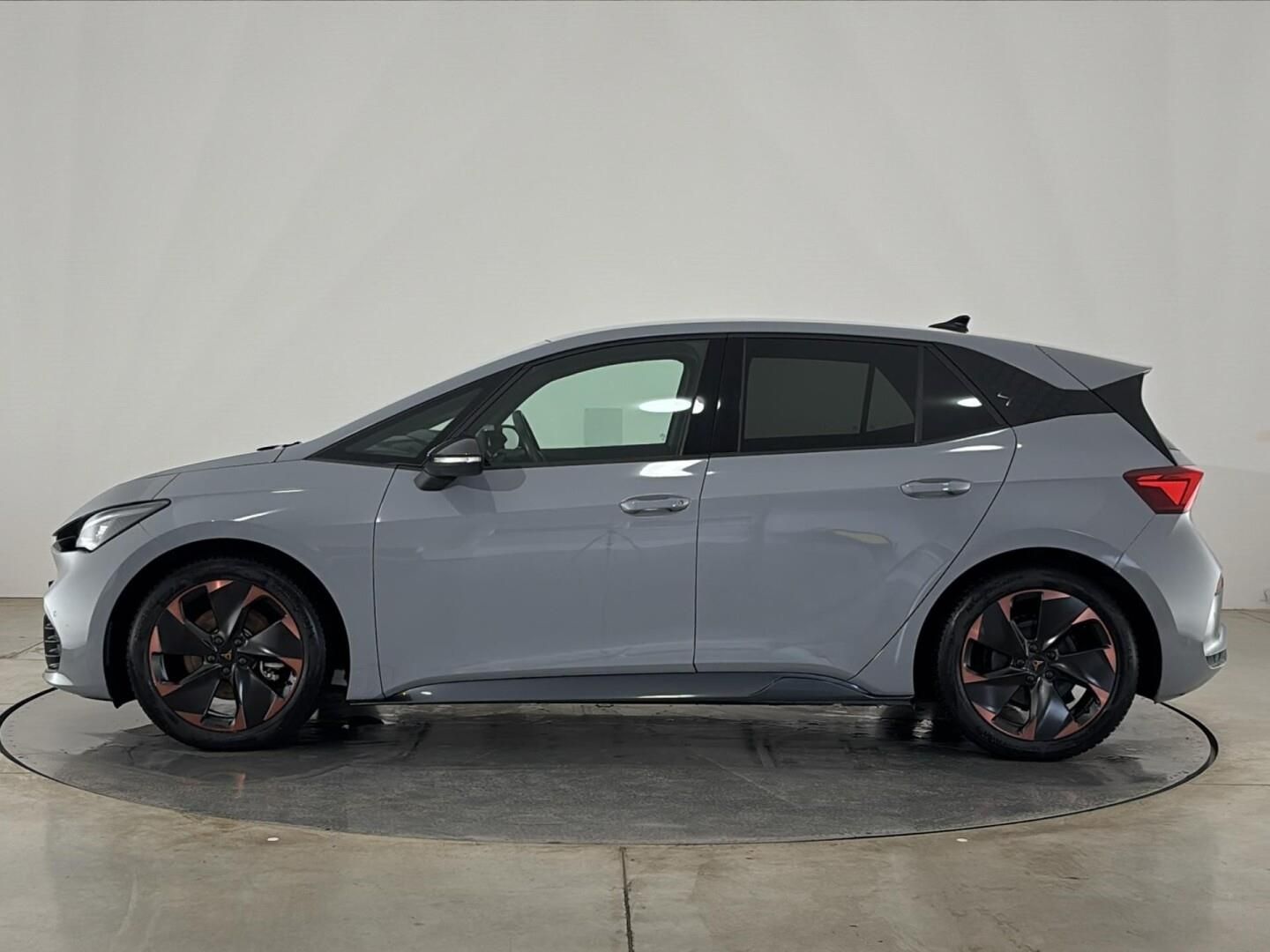 Cupra Born, 0.0 elektro / 150 kW 58kWh - fotka 3