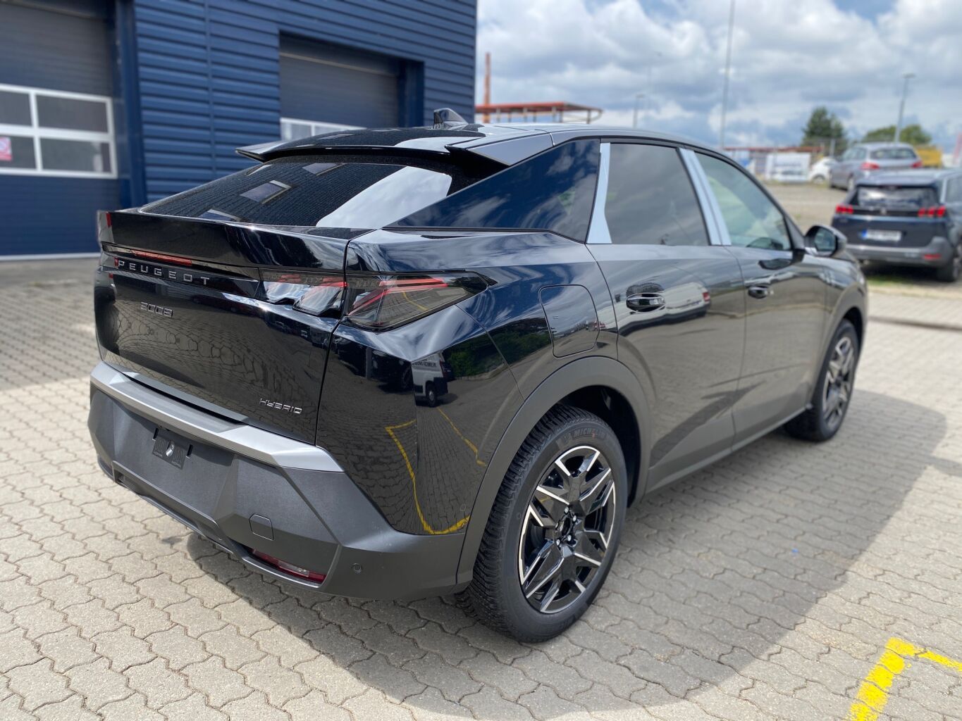 Peugeot 3008, GT Hybrid 145k - KAMERY + CELO - fotka 4