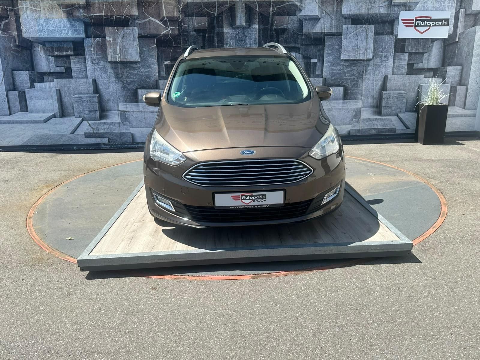 Ford Grand C-MAX, 2.0TDCi, 110KW, TITANIUM - fotka 2