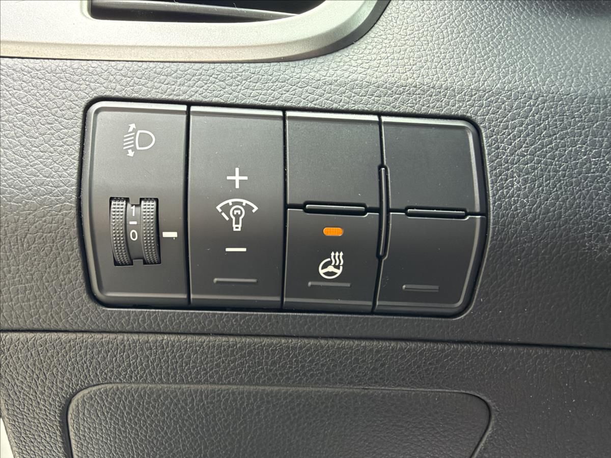 Hyundai i30, 1,4 CVVT - fotka 6