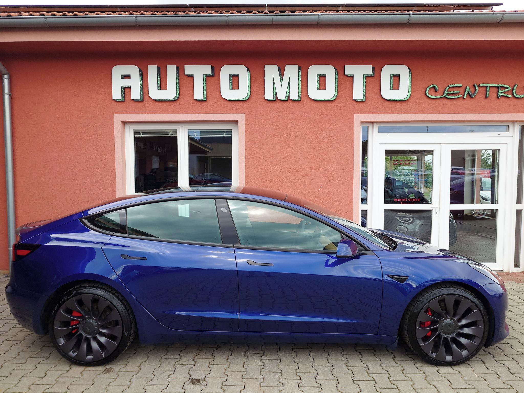 Tesla Model 3, Performance Dual Motor 377kW ( - fotka 2