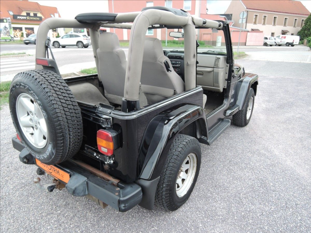 Jeep Wrangler, 4,0 i 4x4 Sahara Klima Webasto - fotka 6