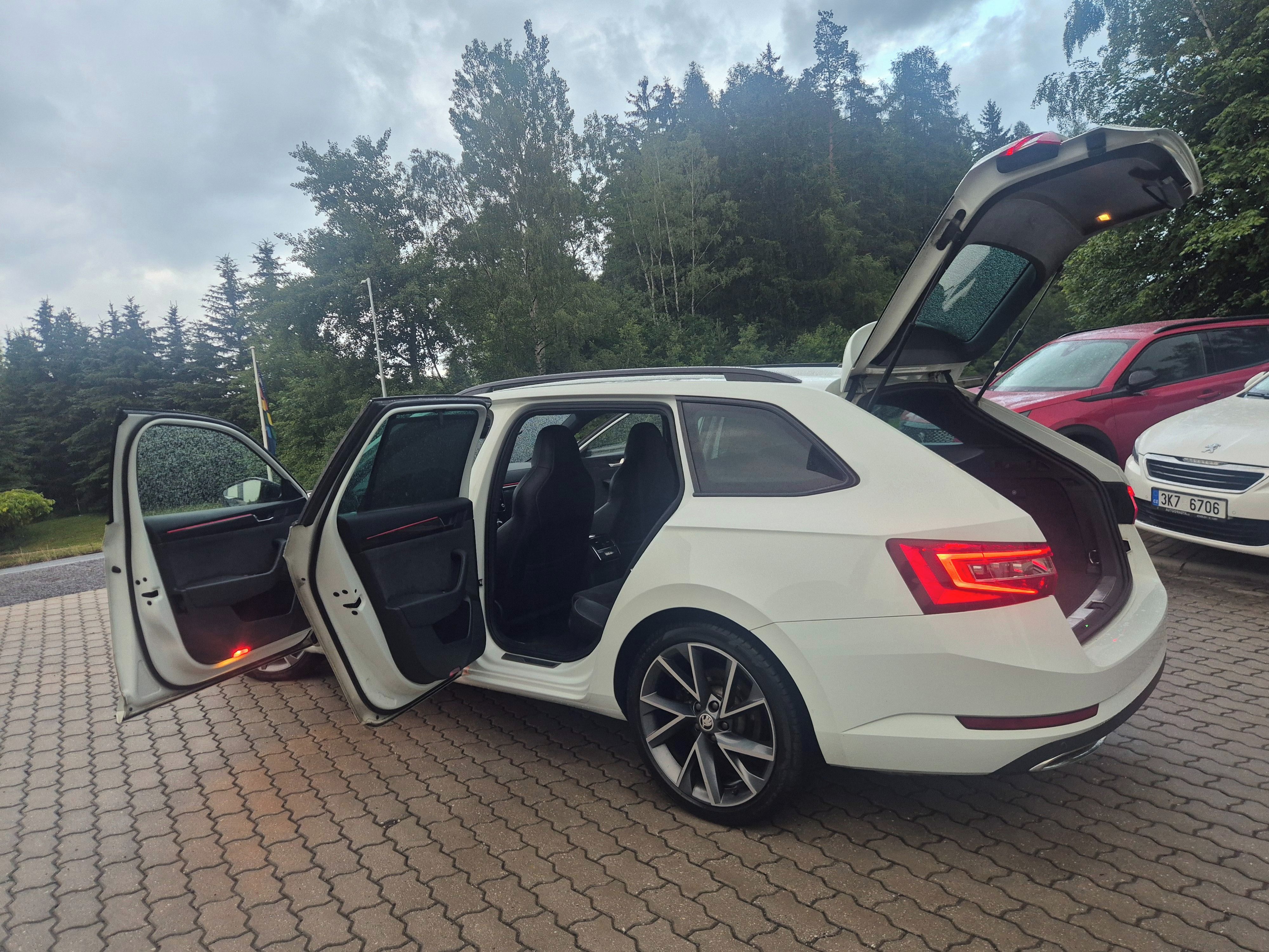 Škoda Superb, 1 maj.plný servis ZÁRUKA 1 ROK - fotka 6