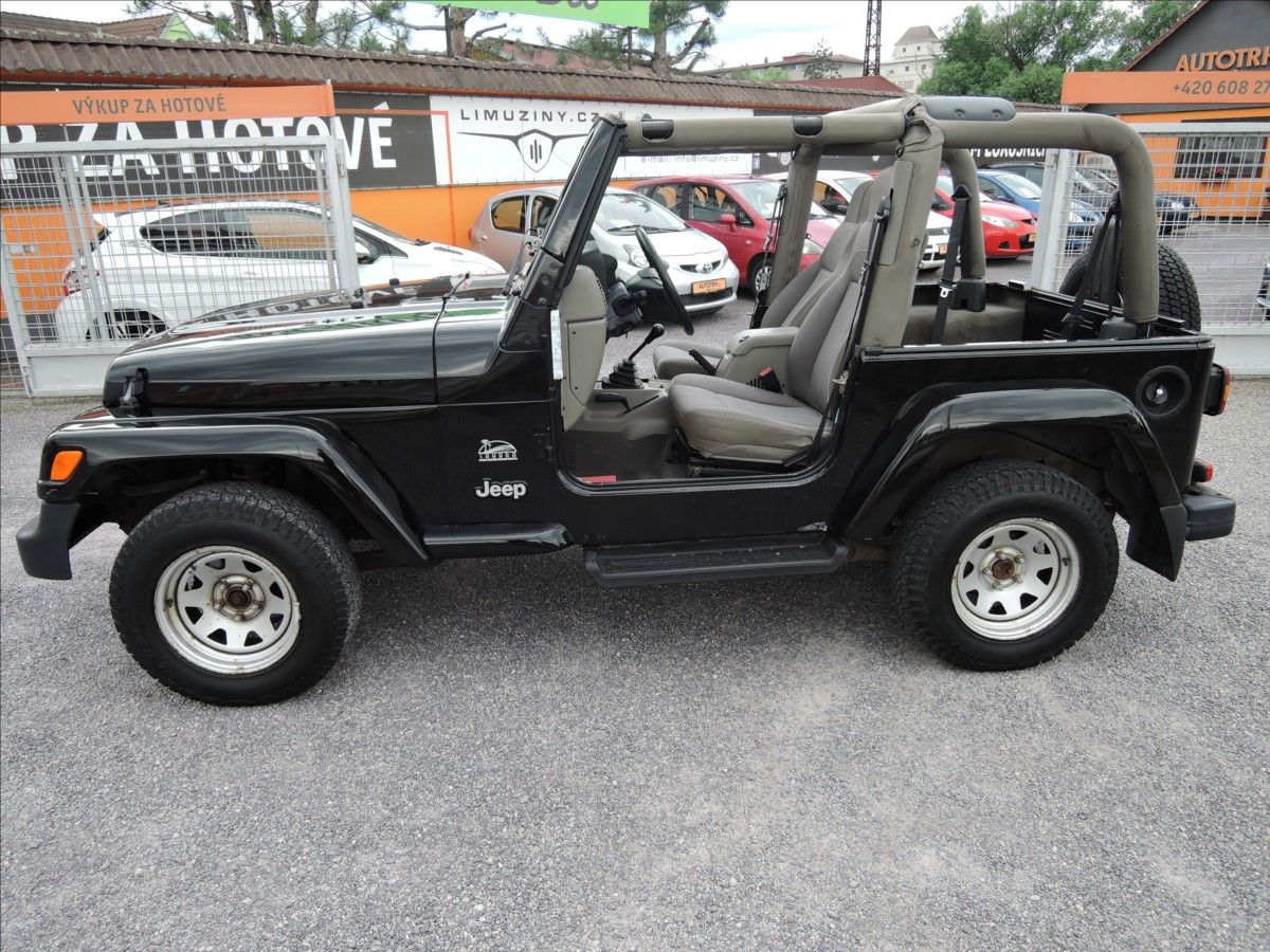 Jeep Wrangler, 4,0 i 4x4 Sahara Klima Webasto - fotka 4