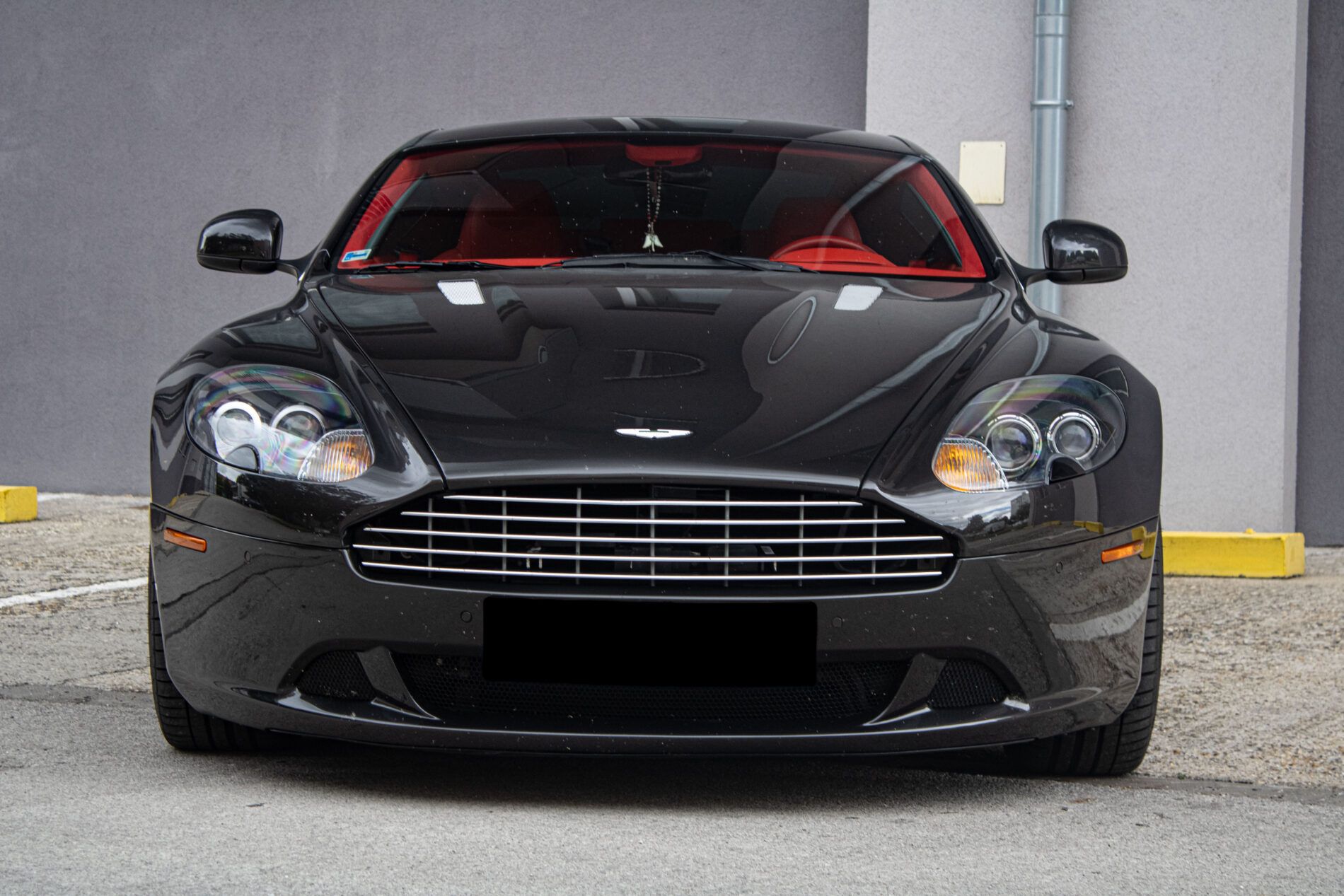 Aston Martin DB9 - fotka 2