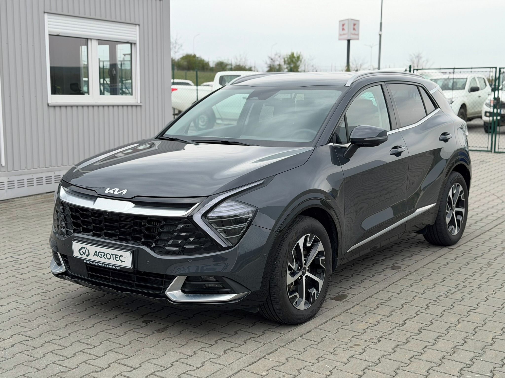 Kia Sportage, 1.6 T-GDI HEV 169 kW TOP - fotka 3