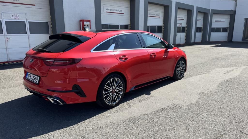 Kia ProCeed, 1,6 1.6 T-GDI GT - fotka 5