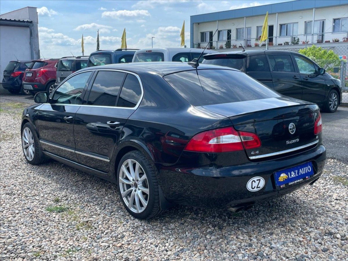 Škoda Superb, 3,6 TFSi V6 DSG 4x4 - fotka 4