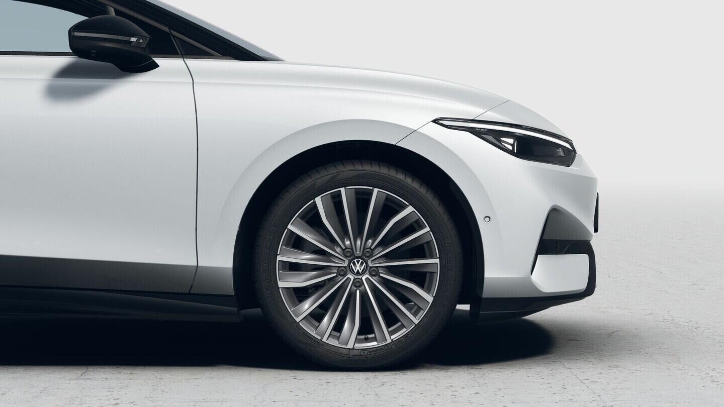 Volkswagen ID.7, Tourer Pro People 210 kW, 77 k - fotka 4