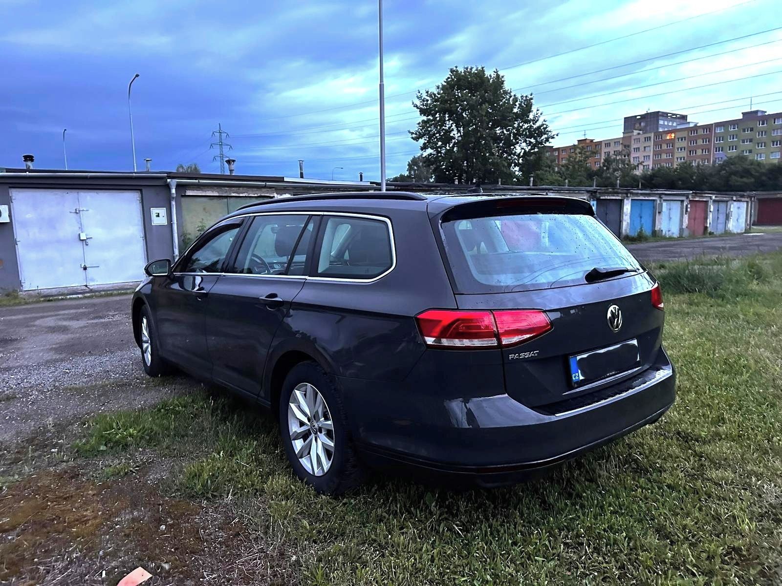 Volkswagen Passat, 2.0 TDI-comfortline,servisován - fotka 4