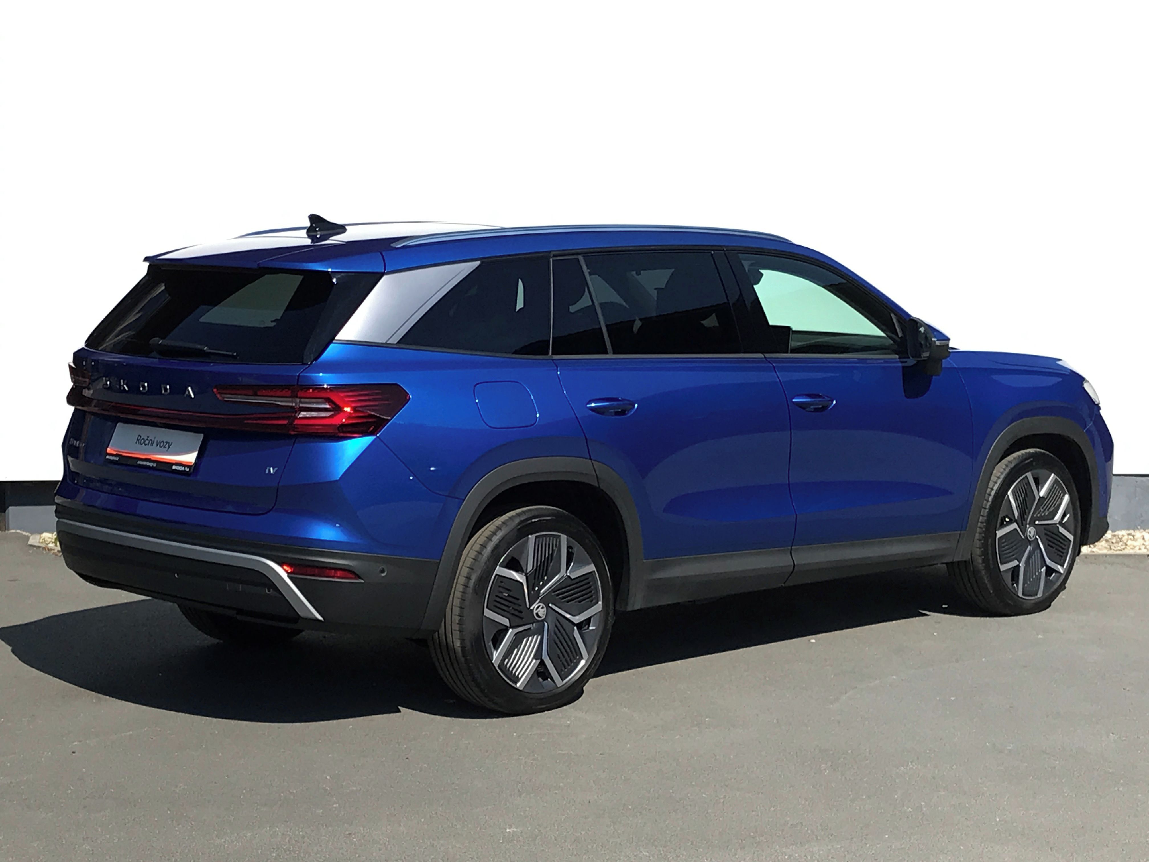 Škoda Kodiaq, iV 1.5TSi 150kW EXCL.SEL+TAŽNÉ - fotka 2
