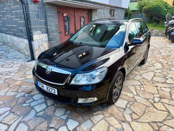 2.0 TDI 103KW TAŽNÉ  XENONY