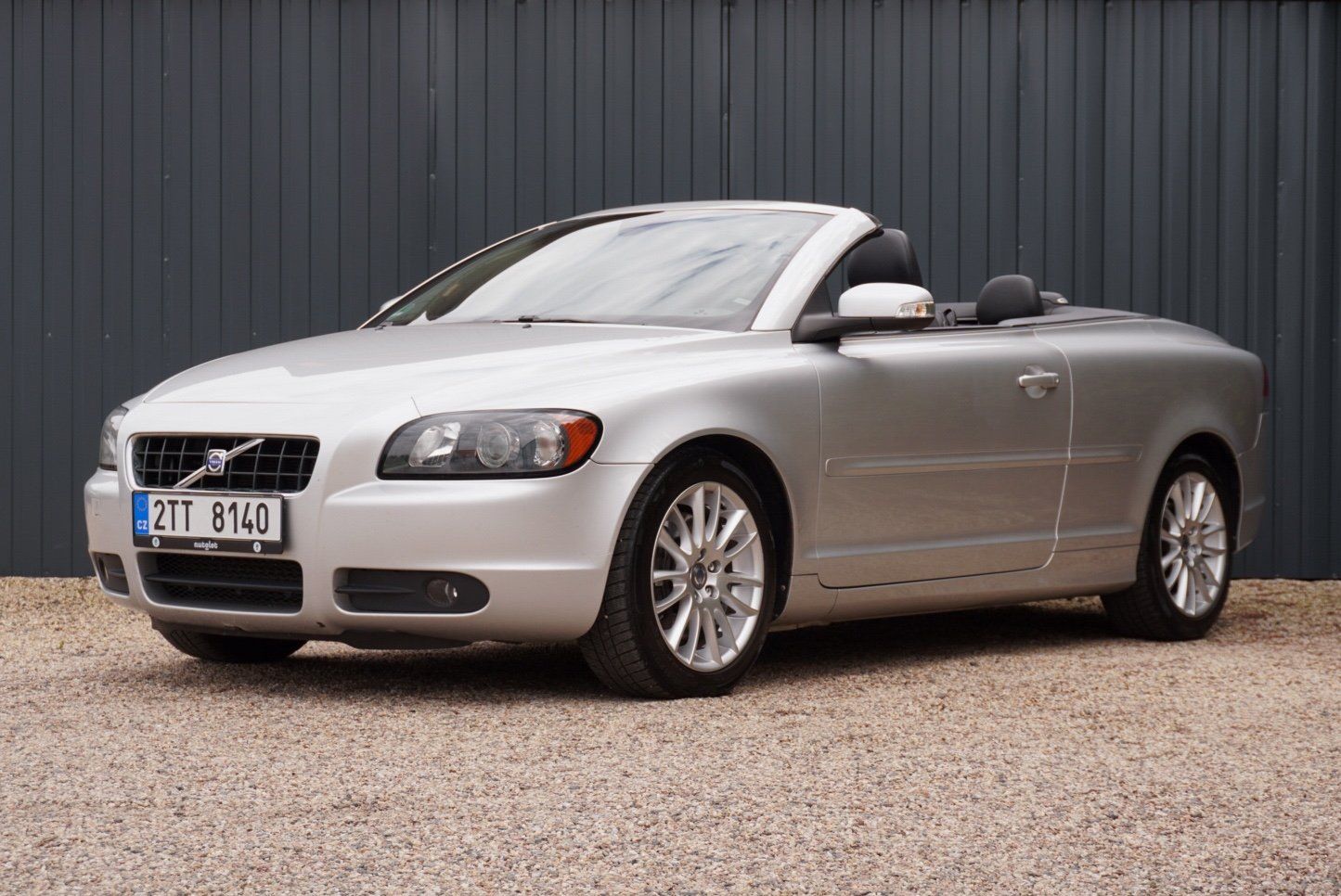 Volvo C70, 2.4 D5 MOMENTUM - fotka 6