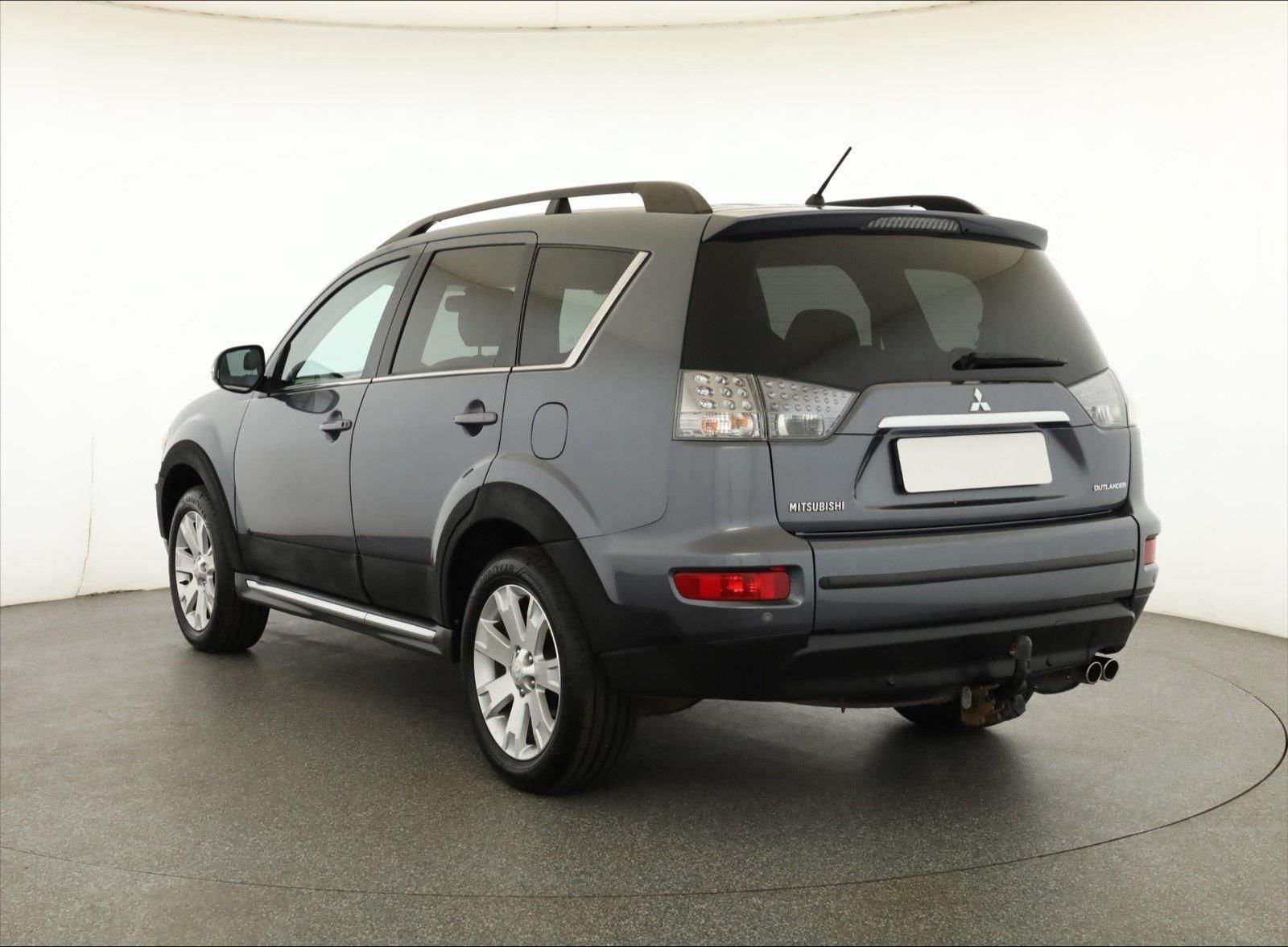 Mitsubishi Outlander, 2.2 DI-D, 4X4, Automat - fotka 4