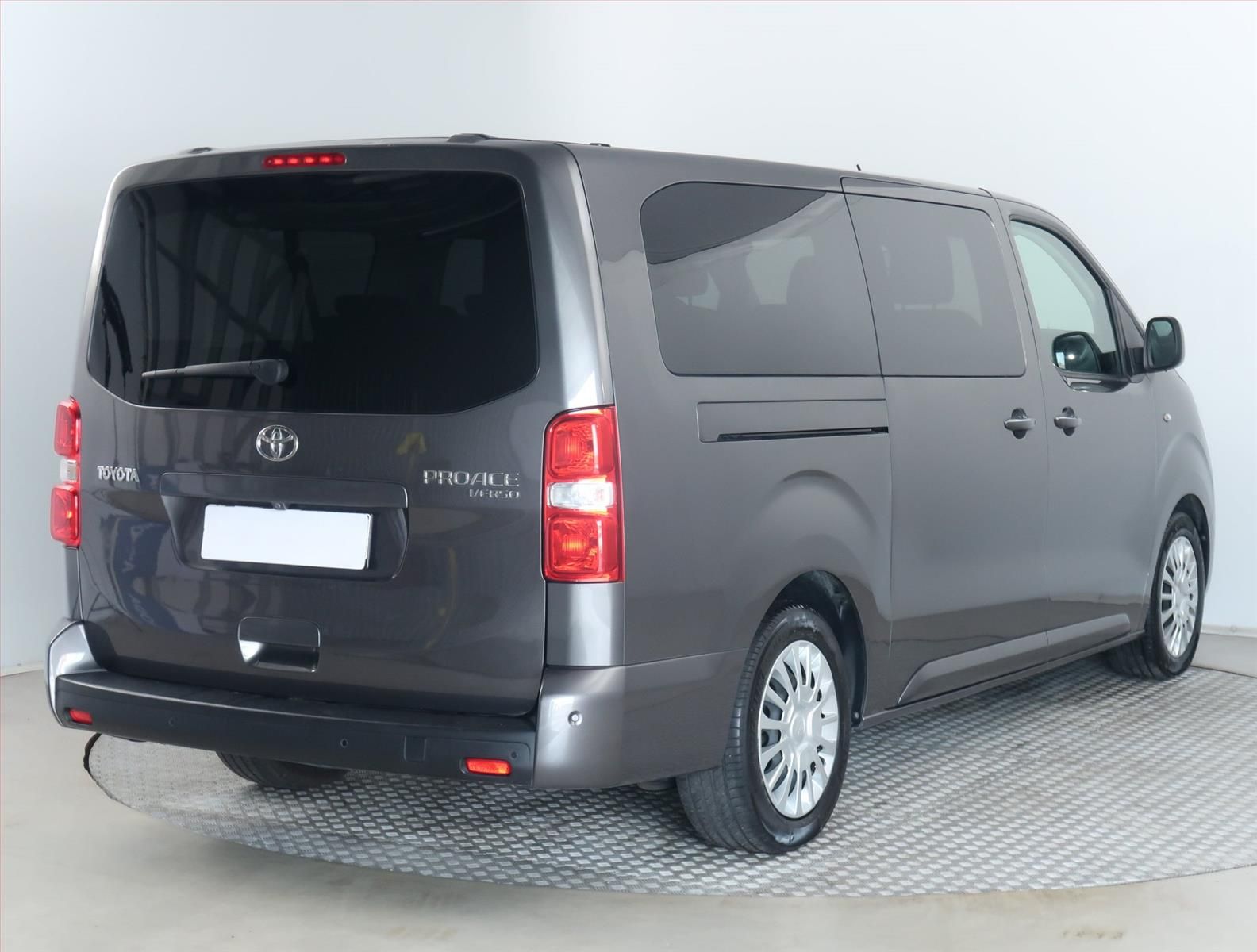 Toyota Proace Verso, 2.0 D-4D - fotka 5
