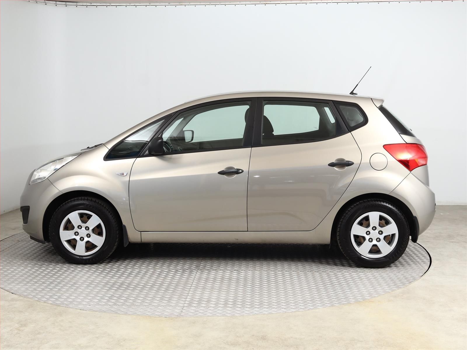 Kia Venga, 1.4 CVVT - fotka 3