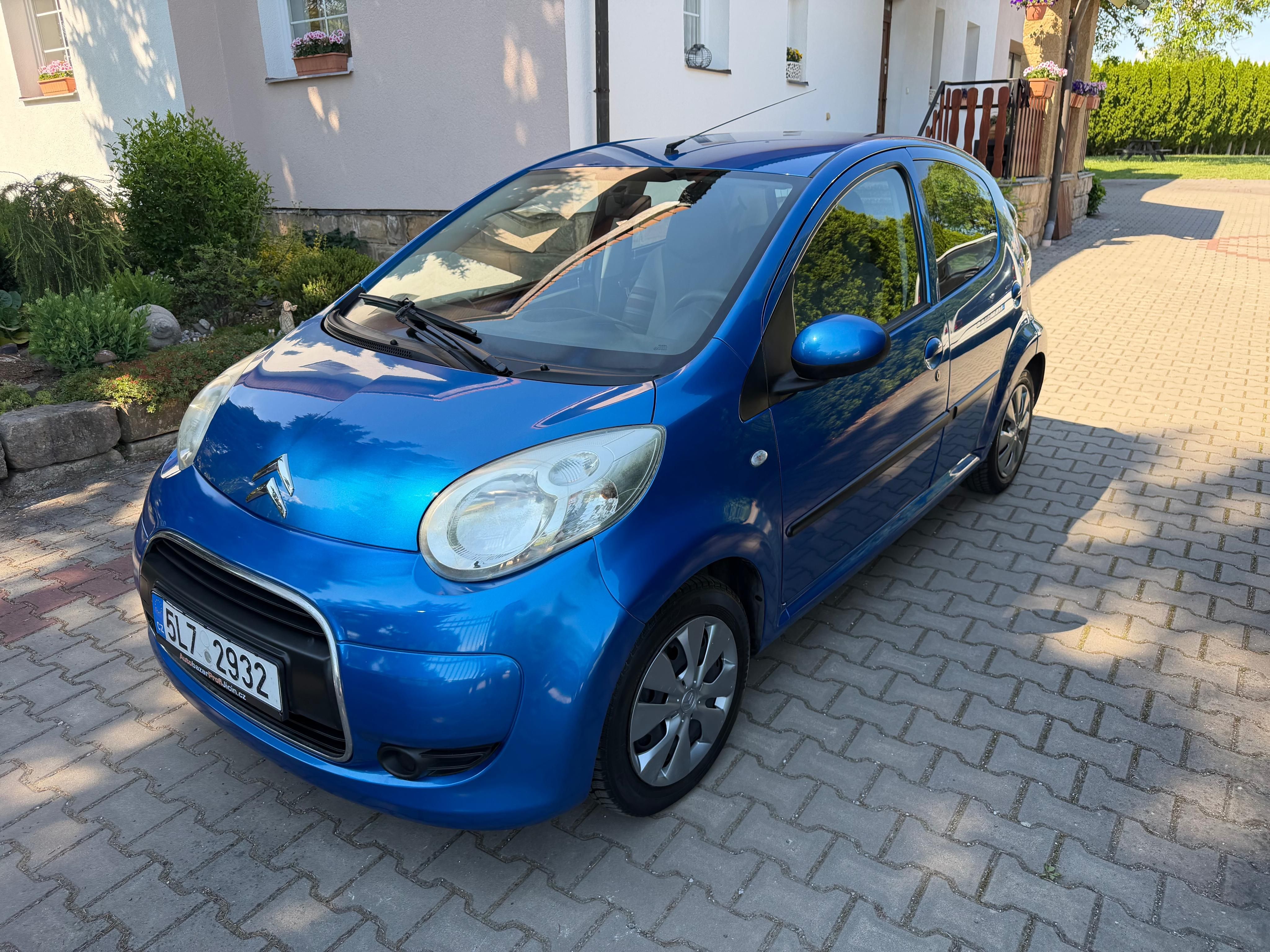 Citroën C1, 1,0i /50kw letní kola+ zimáky