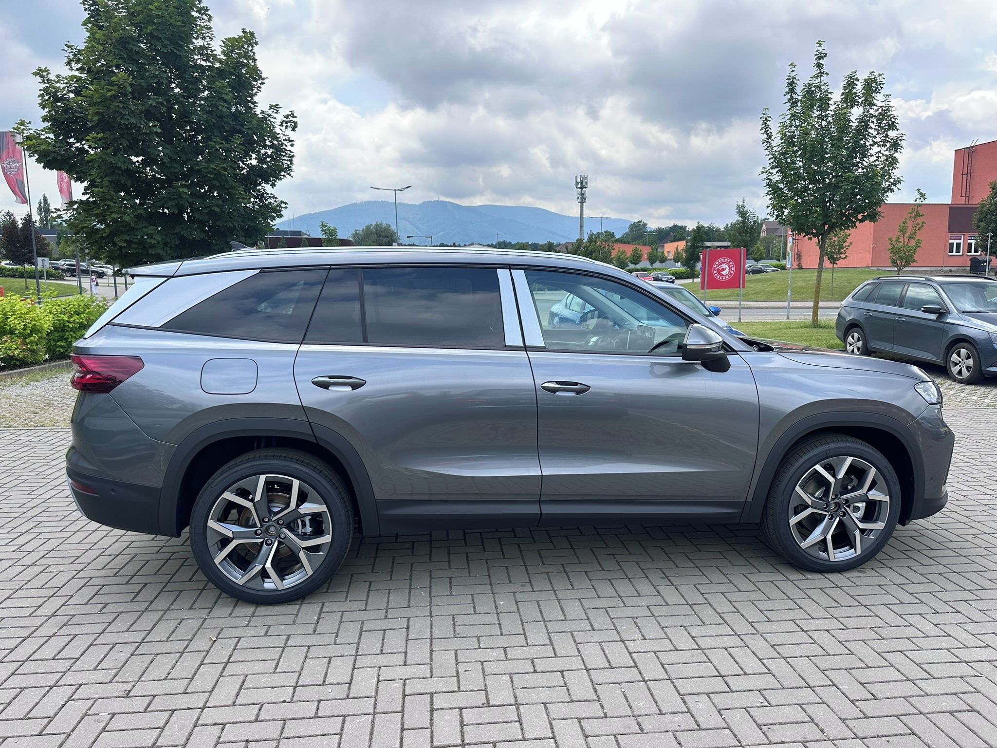 Škoda Kodiaq, Excl. Selection TDI 142 kW 4x4 - fotka 6
