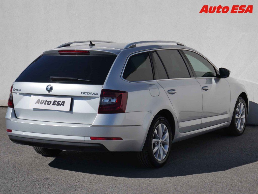 Škoda Octavia, 1.6 TDi,DSG - fotka 4