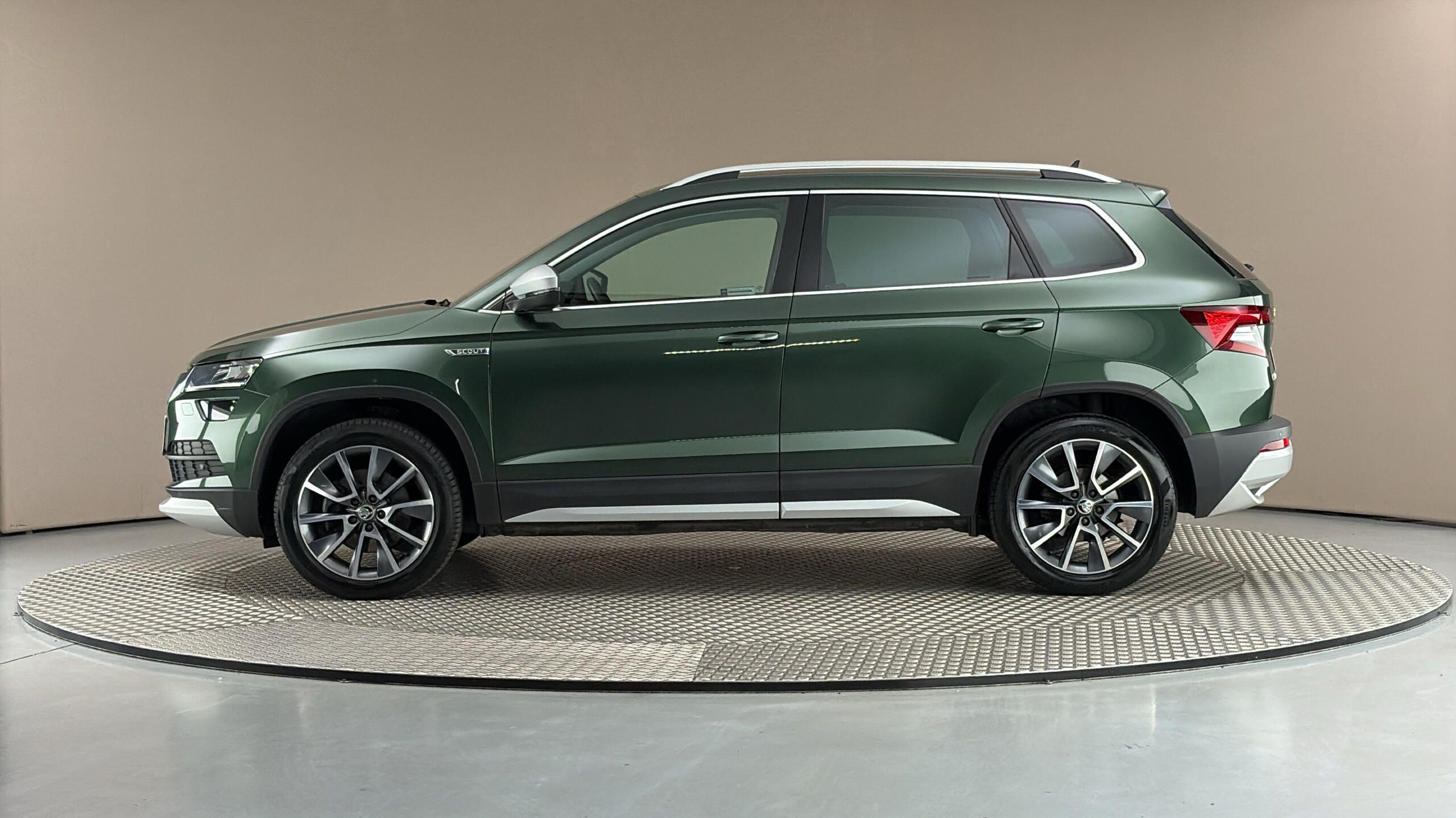 Škoda Karoq, 2.0 TDI DSG 4x4 Scout - fotka 4