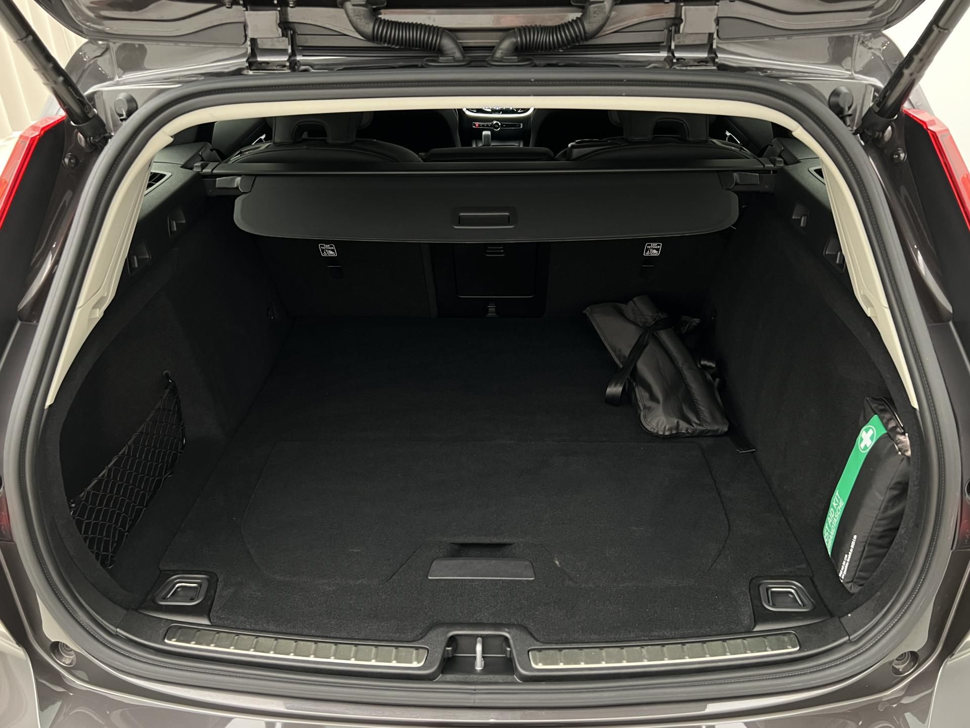 Volvo V60, B4 DARK PLUS AUT - fotka 5