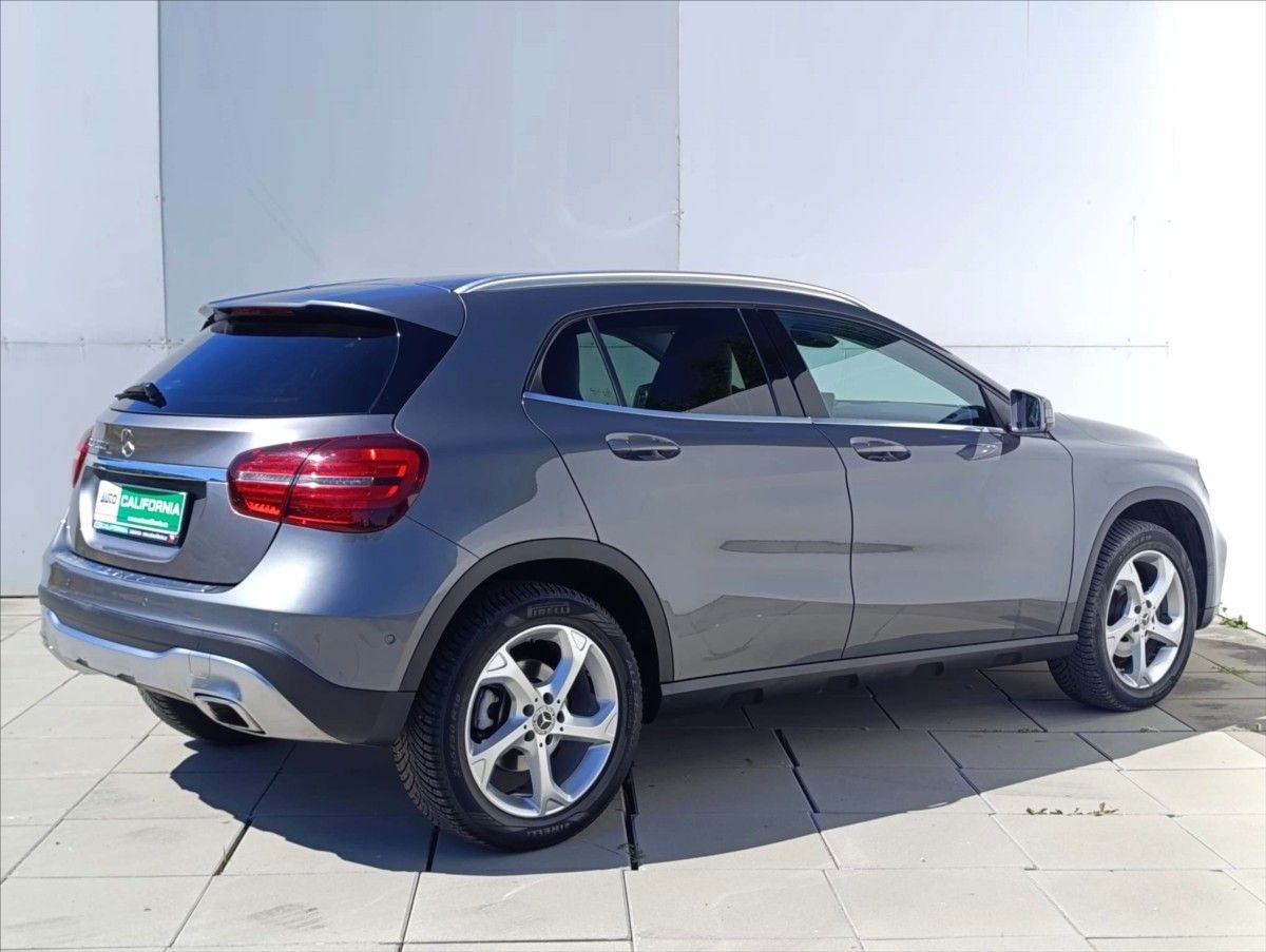 Mercedes-Benz GLA, 2,2 200d Kamera Navi Kůže LED - fotka 6