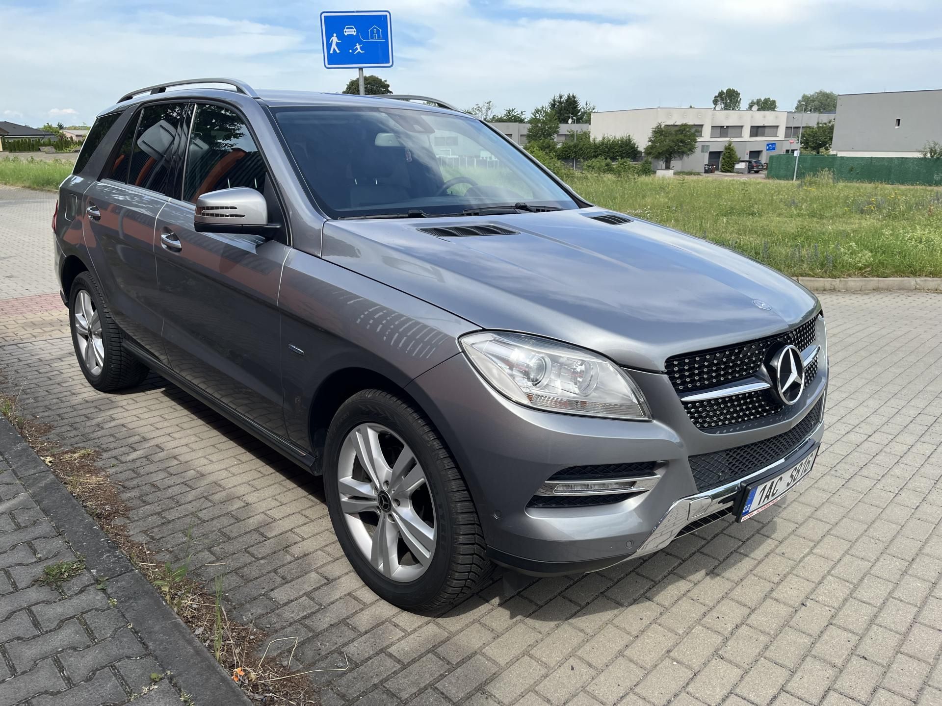 Mercedes-Benz Třídy M, ML 250 CDi Sport - fotka 4