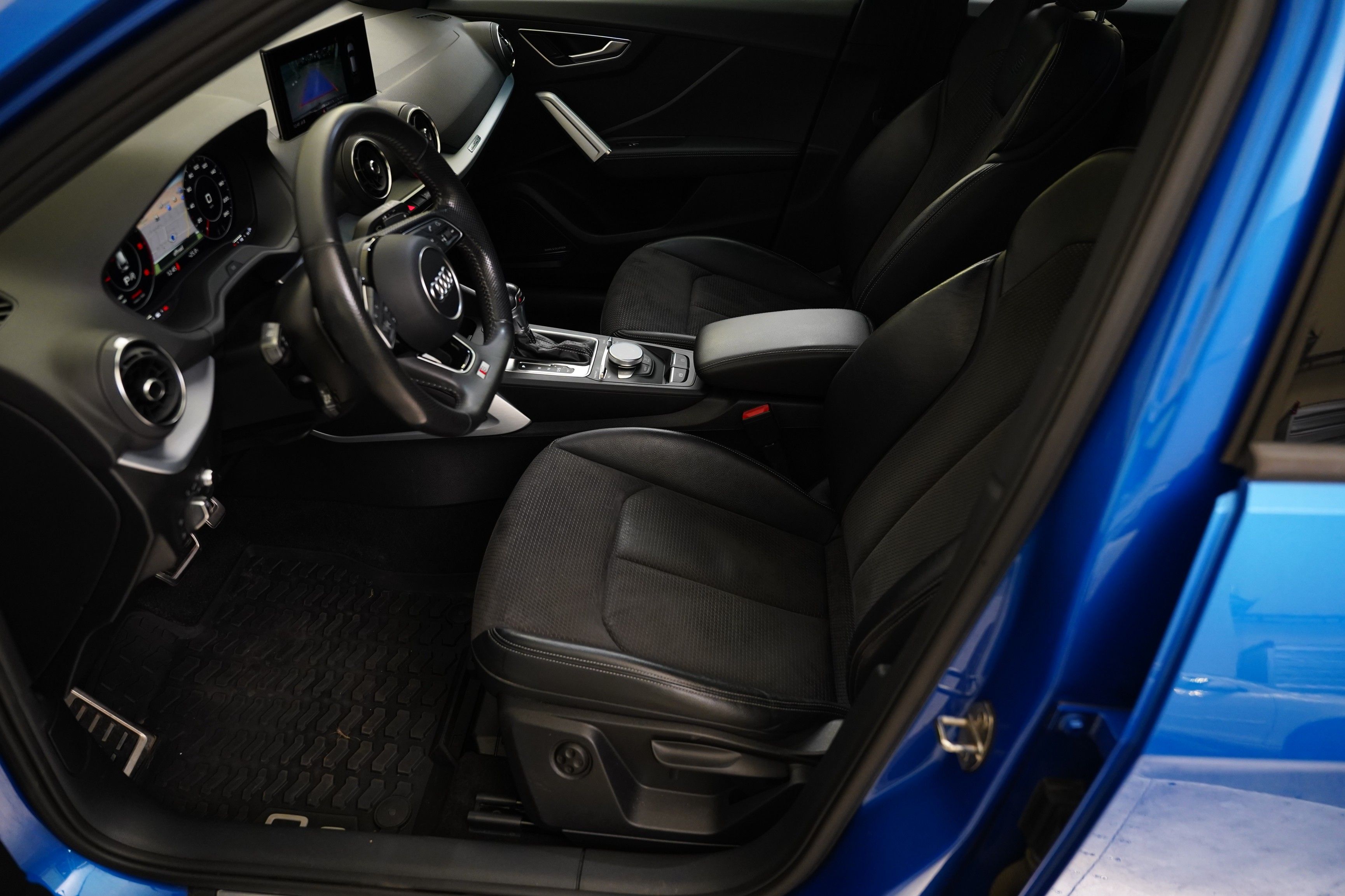 Audi Q2, 2.0 TDI 140 kW quattro Sport - fotka 6