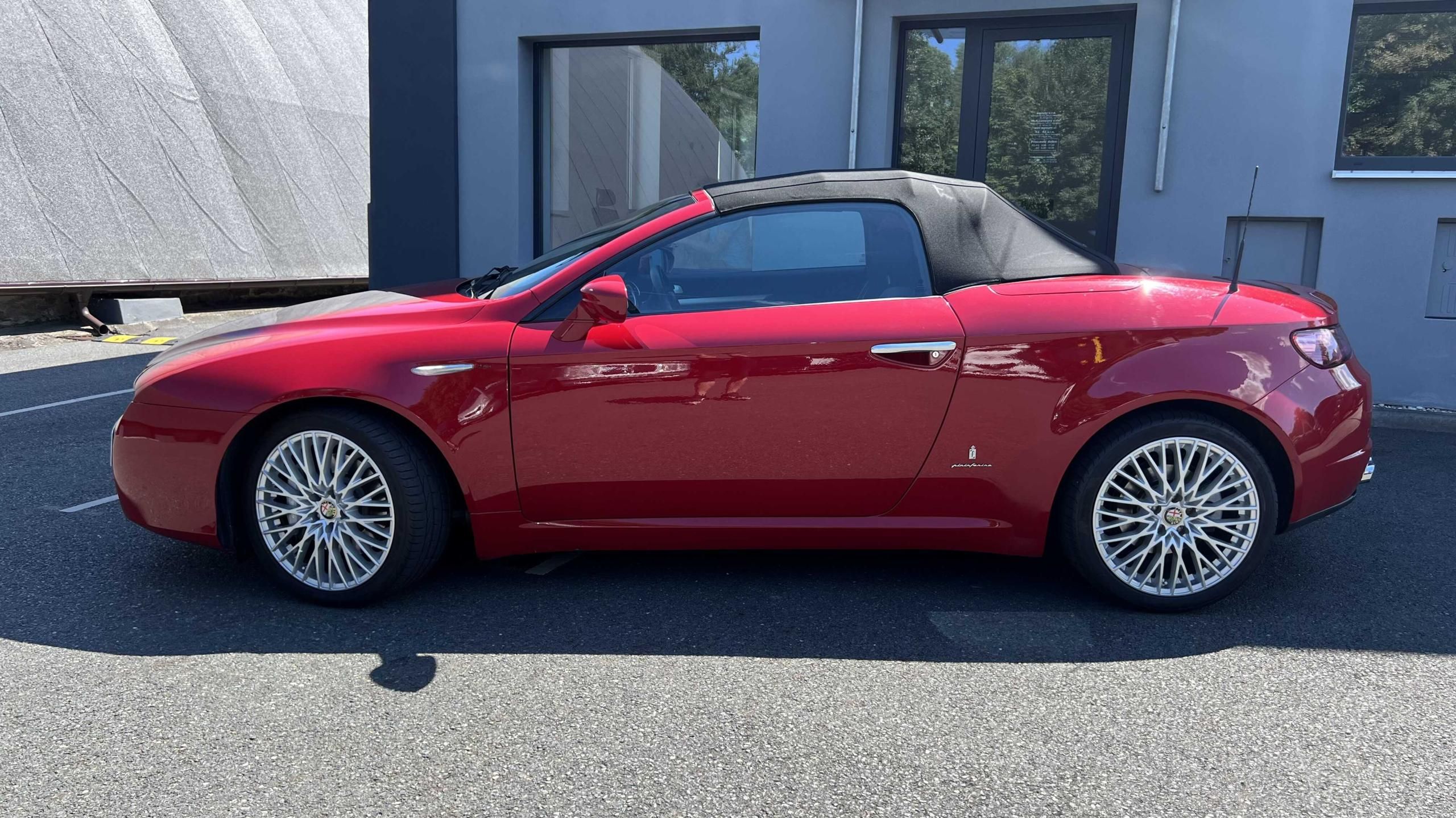 Alfa Romeo Spider, 3.2 V6 JTS Q4 191kW - fotka 2
