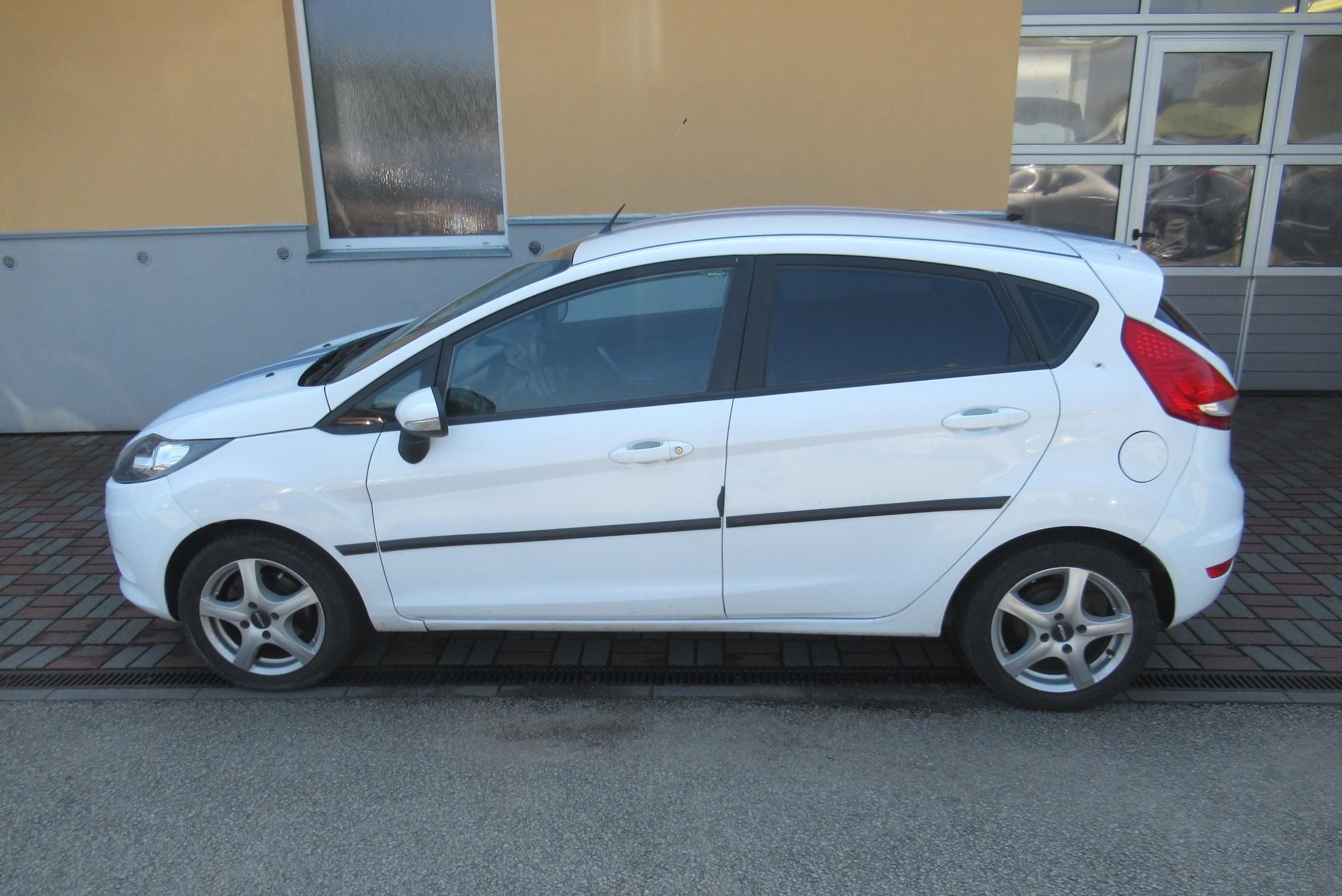 Ford Fiesta, 1.2i  KLIMA  KOUPENO V CZ - fotka 6