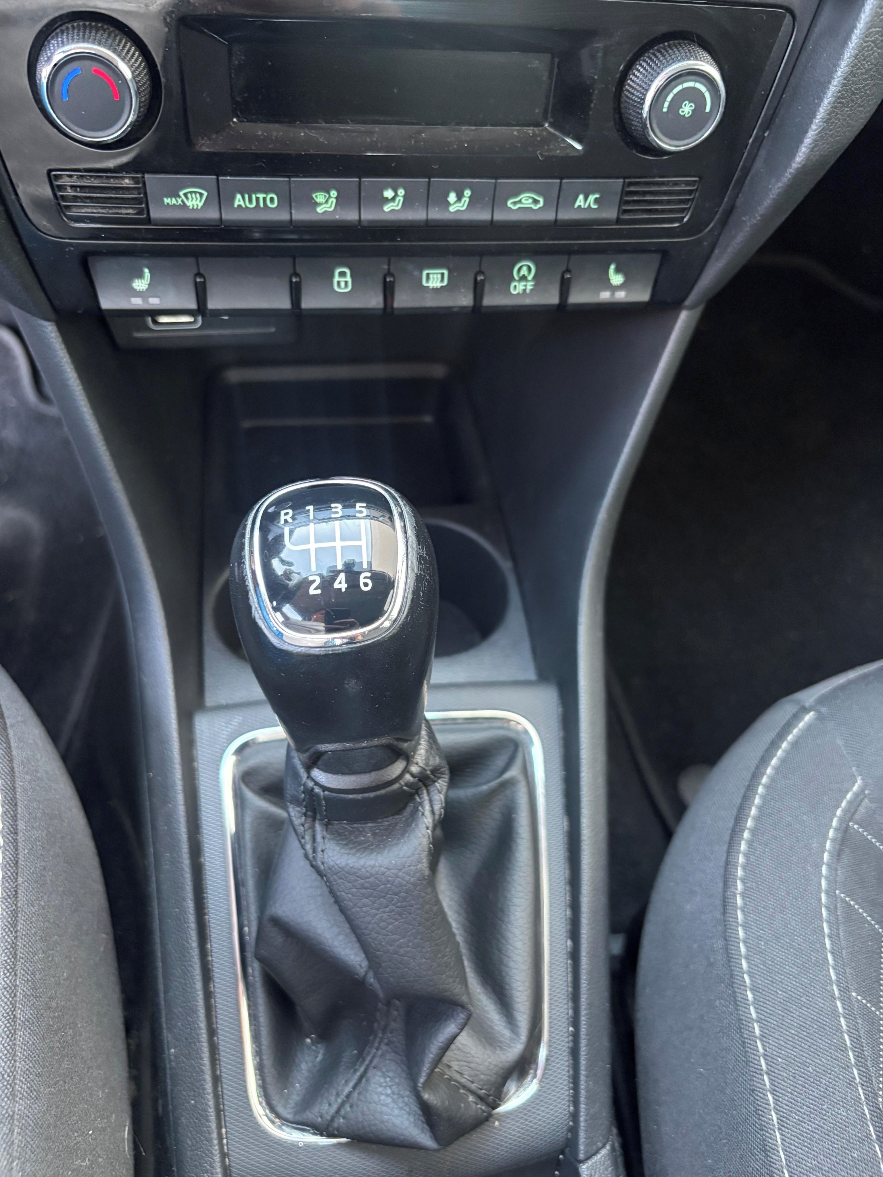 Škoda Rapid, 1.0Tsi 81KW, 80.823km - fotka 6
