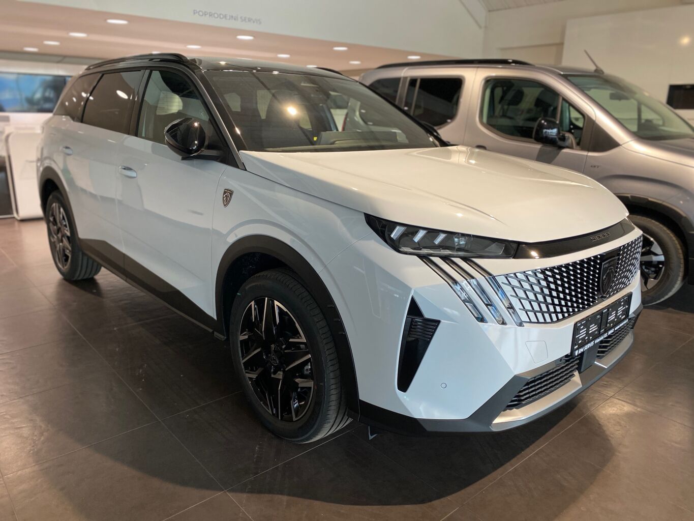 Peugeot 5008, GT Hybrid 145 e-DCS6- - KAMERY - fotka 4