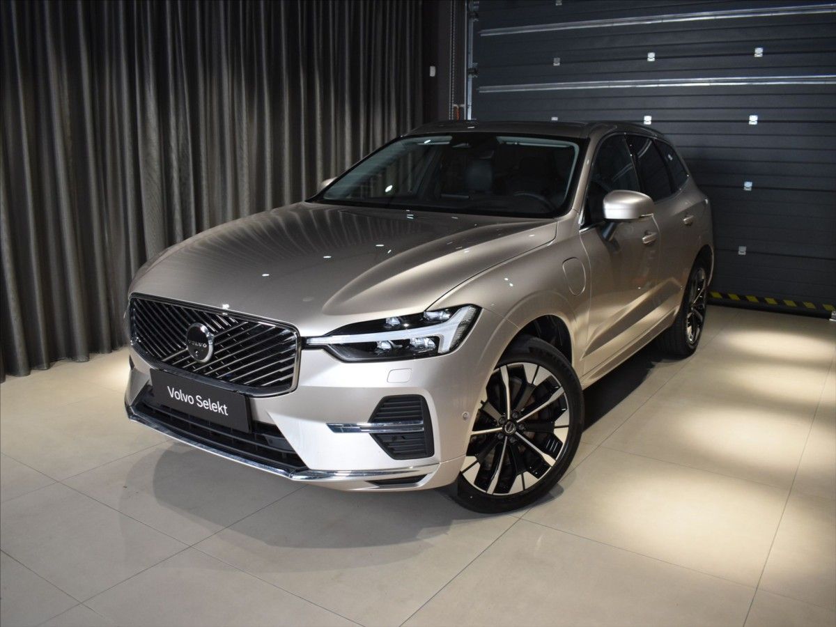 Volvo XC60, 2,0 T8 AWD Ultra B&W,tažné
