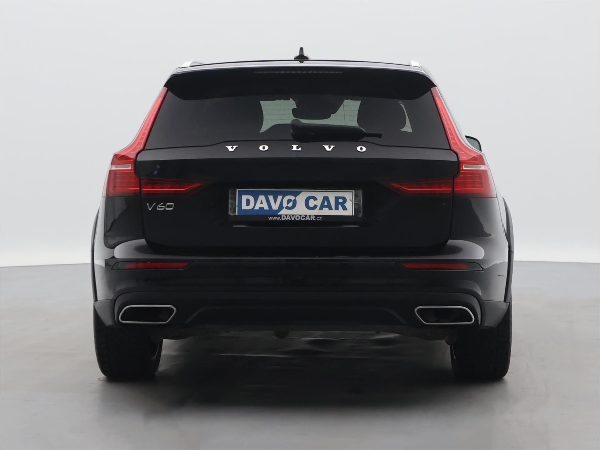 Volvo V60, 2,0 B4 AWD Cross Country CZ 1. - fotka 6