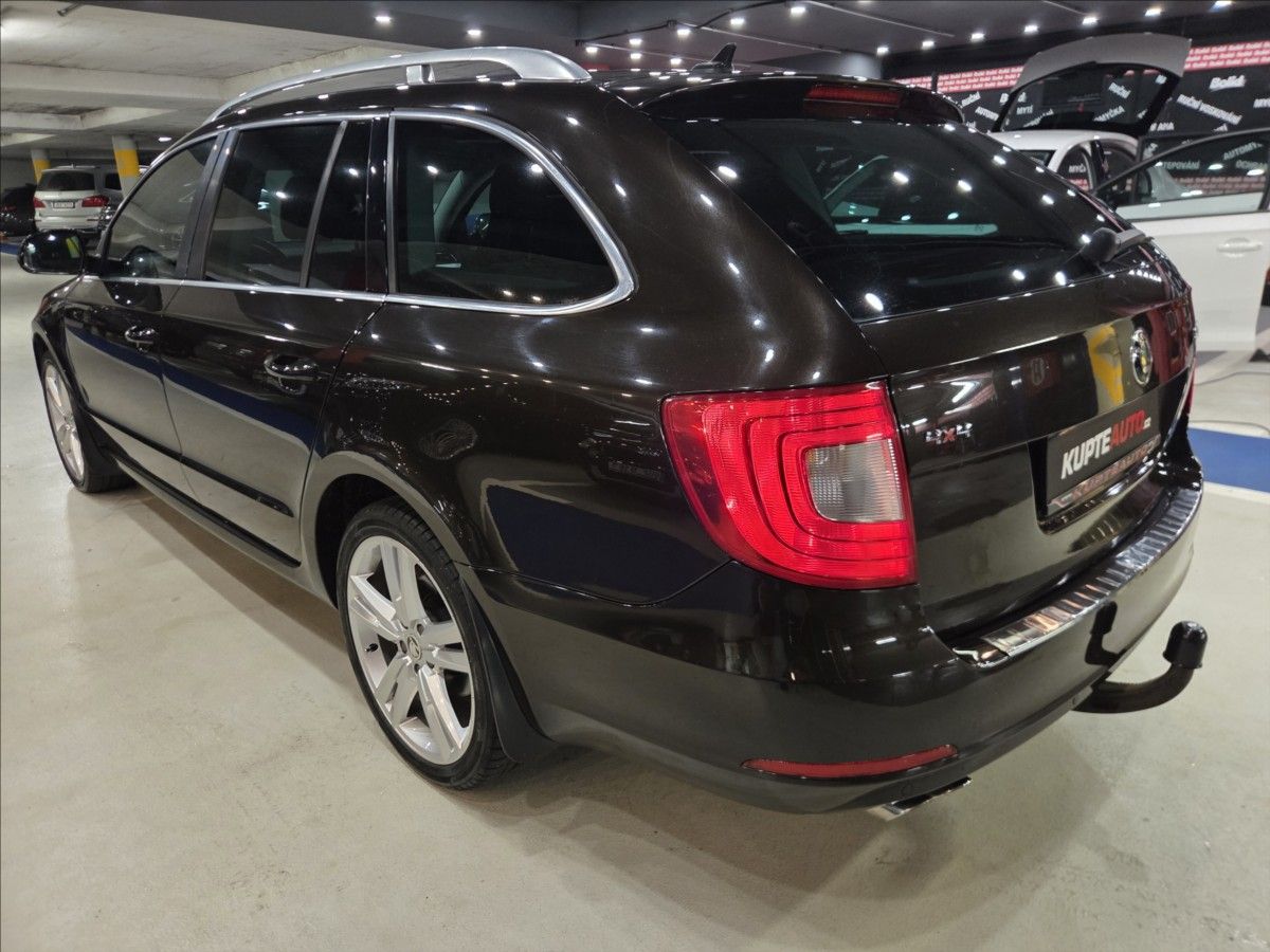 Škoda Superb, 2,0 TDi - perfektní 4x4 - fotka 4